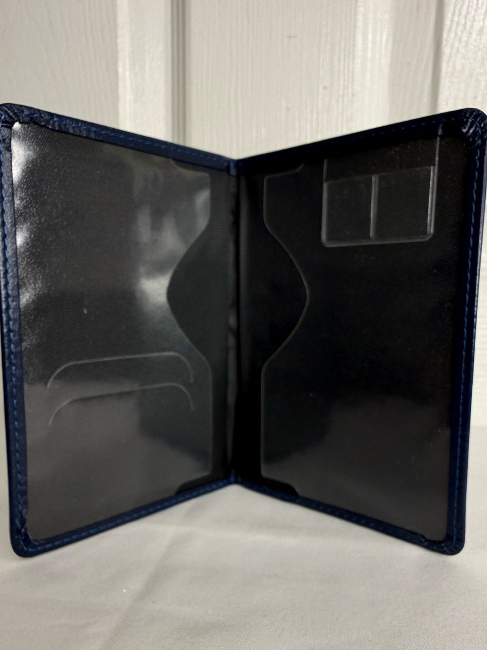 PASSPORT USA PASSPORT FOLDING ID HOLDER/CASE/ COVER - Picture 6 of 10
